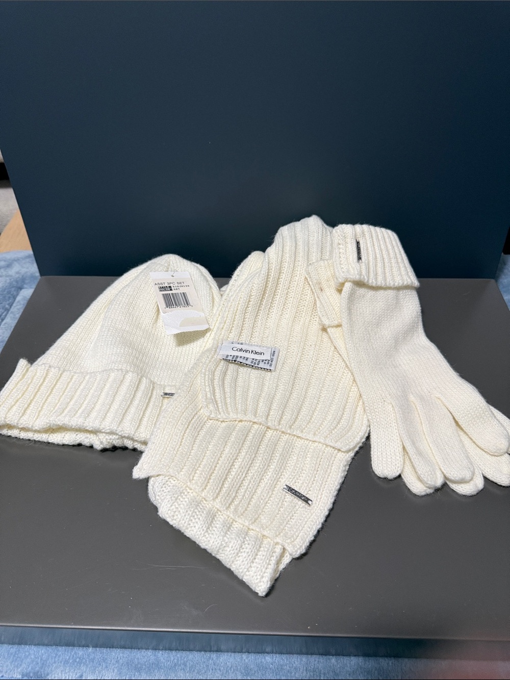 Calvin Klein Kids Off-White Rib Knit Hat, Scarf & Gloves Set